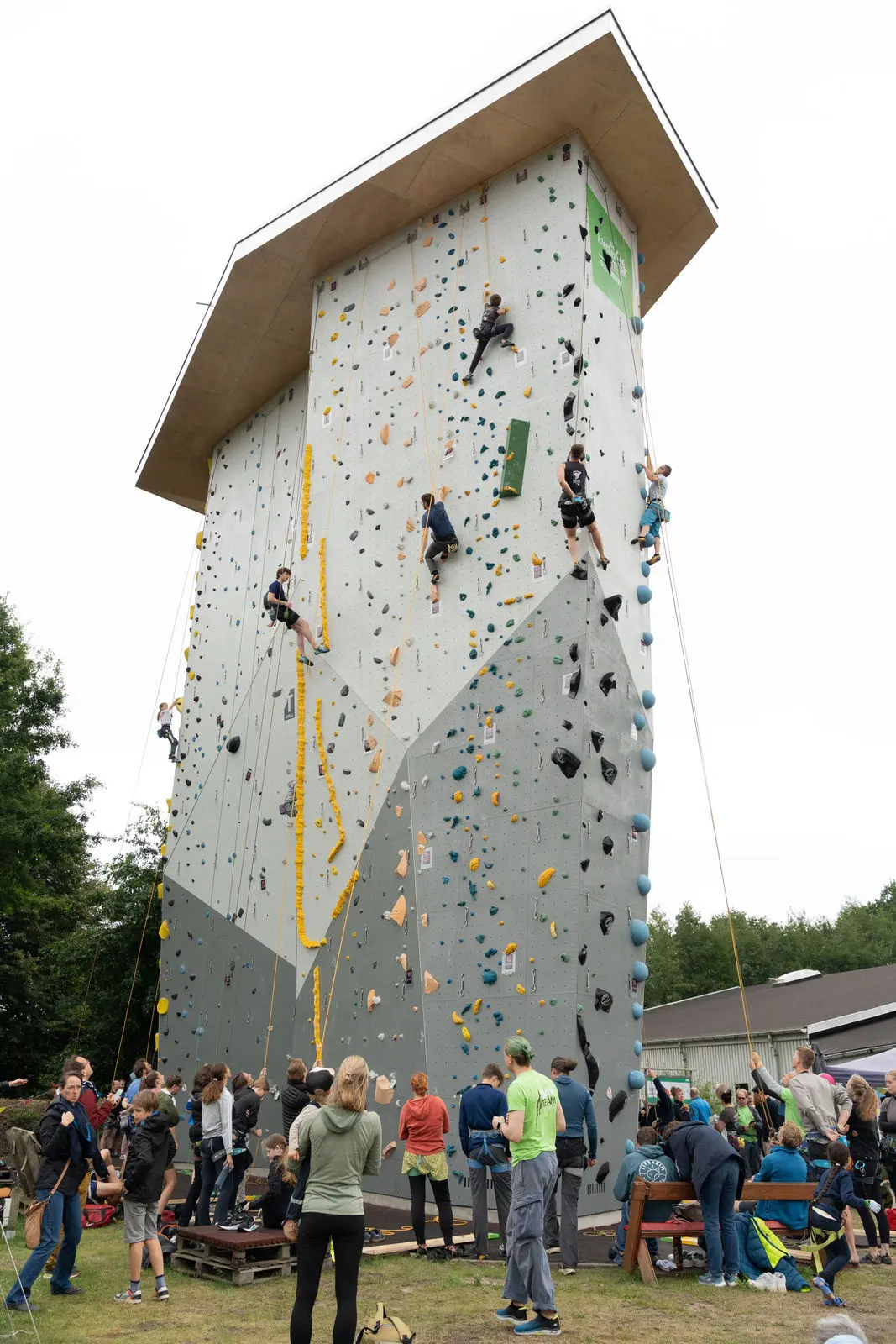 Kletterer beim Klettercup 2026  | © Lisa Oehlert