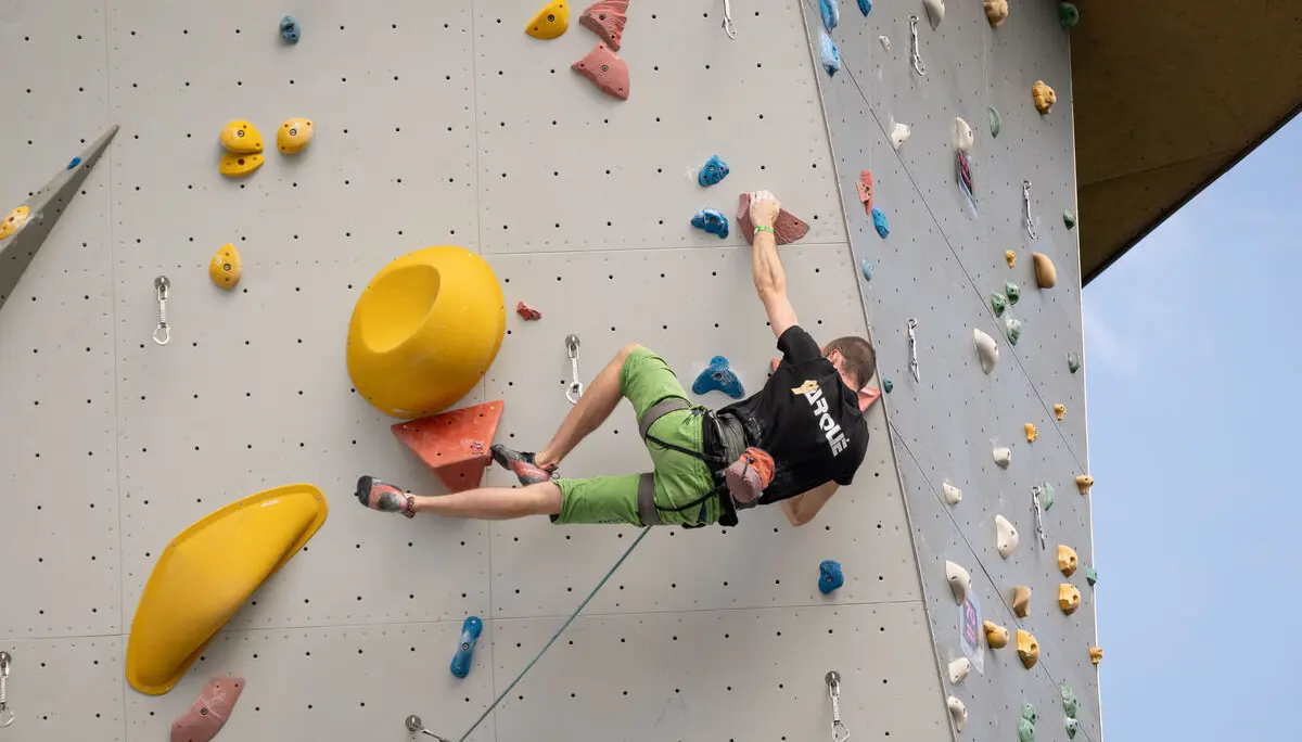Kletterer beim Klettercup 2026  | © Lisa Oehlert