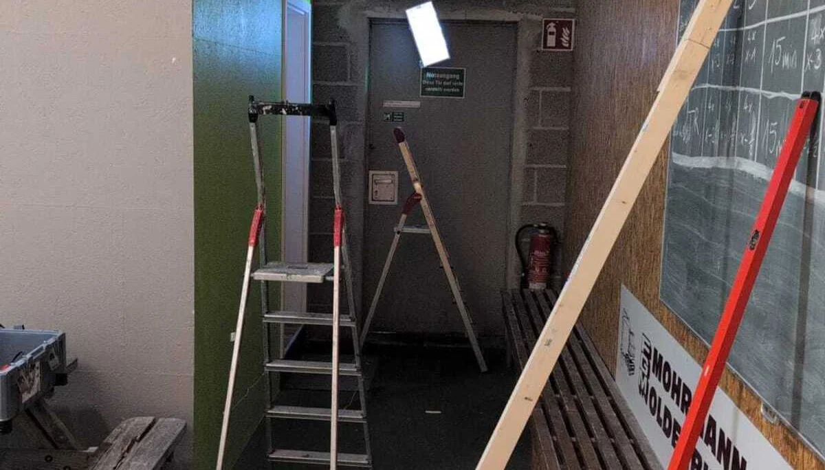 Arbeiten am Notausgang | © Matthias Uken