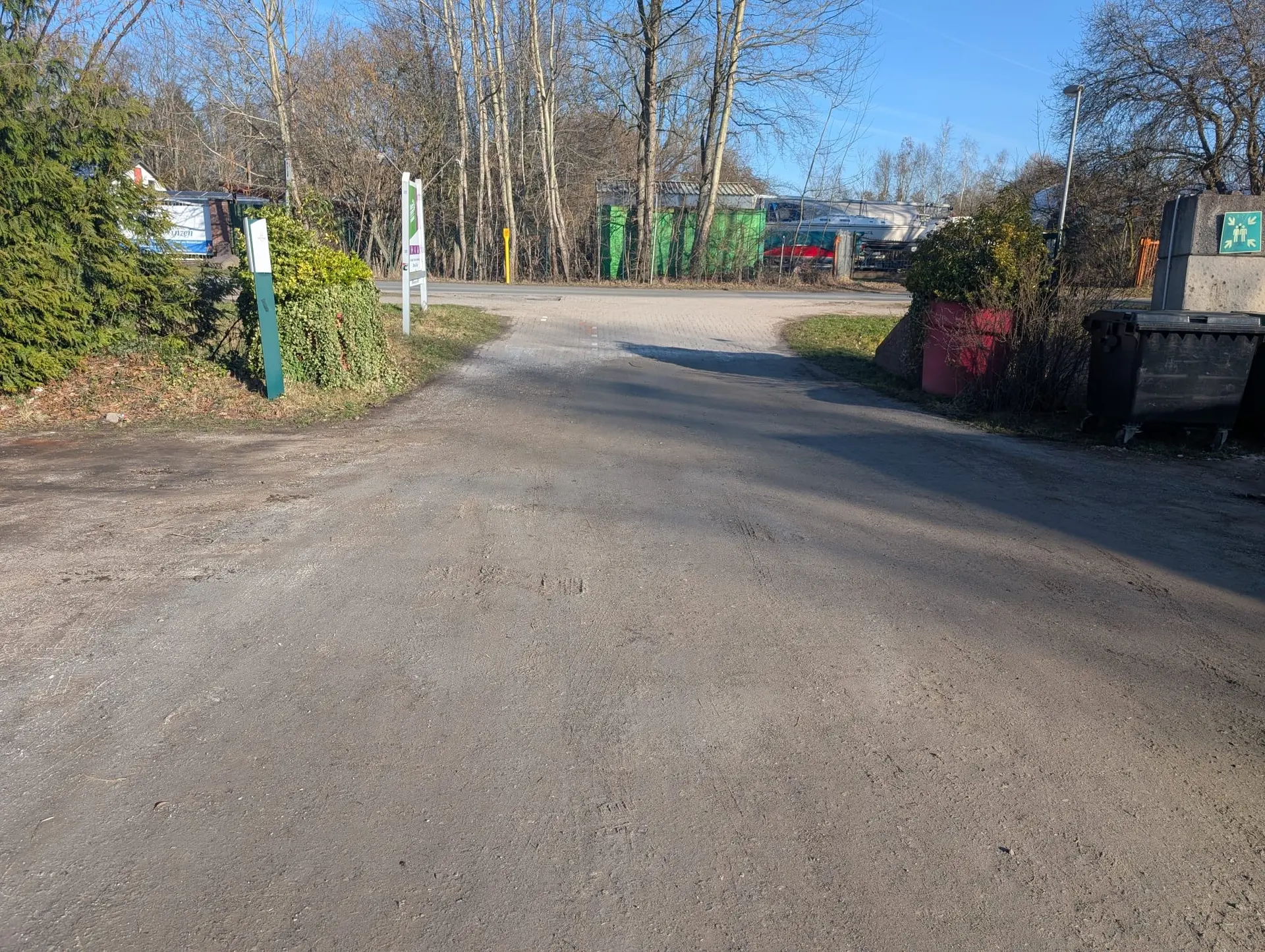 Parkplatzausfahrt | © Malte Pfennings